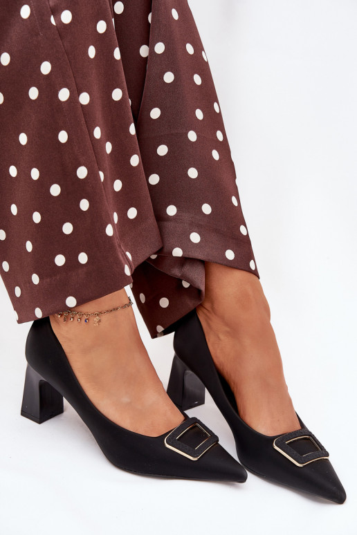 Topánky s podpätkami ozdobiť s prackami čierna Seriva