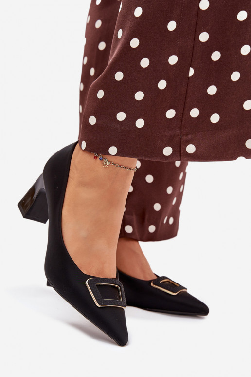 Topánky s podpätkami ozdobiť s prackami čierna Seriva