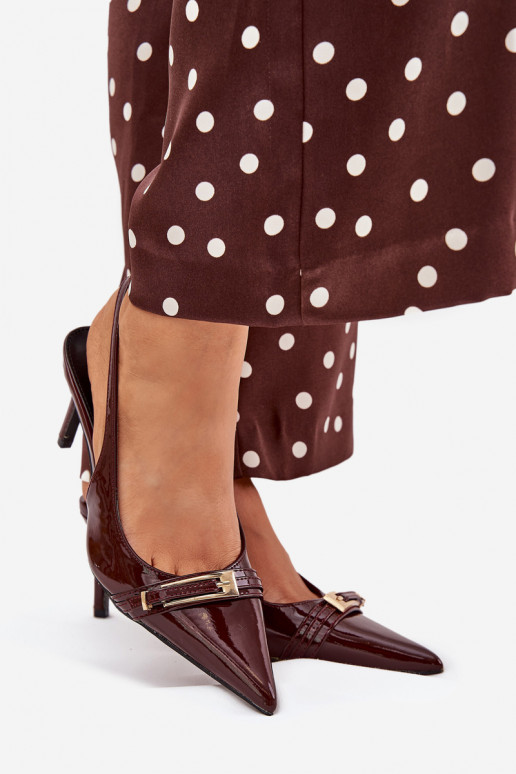 s lakovým efektom Topánky s tenkými podpätkami so zlatými prackami CzekoladoIne Vivae