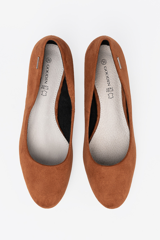 Hnedá farba Vysoké opätky z ozdobnym striebrom obcasem Hnedá farba Vysoké opätky z ozdobnym striebrom obcasem