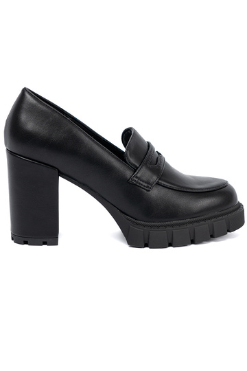 čierna mokasíny na päte z traperoIną podeszIną 2