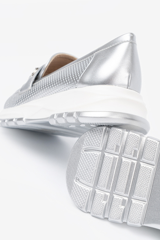 strieborná farba Dámske mokasíny z dekoracyjnym zlatám elementem