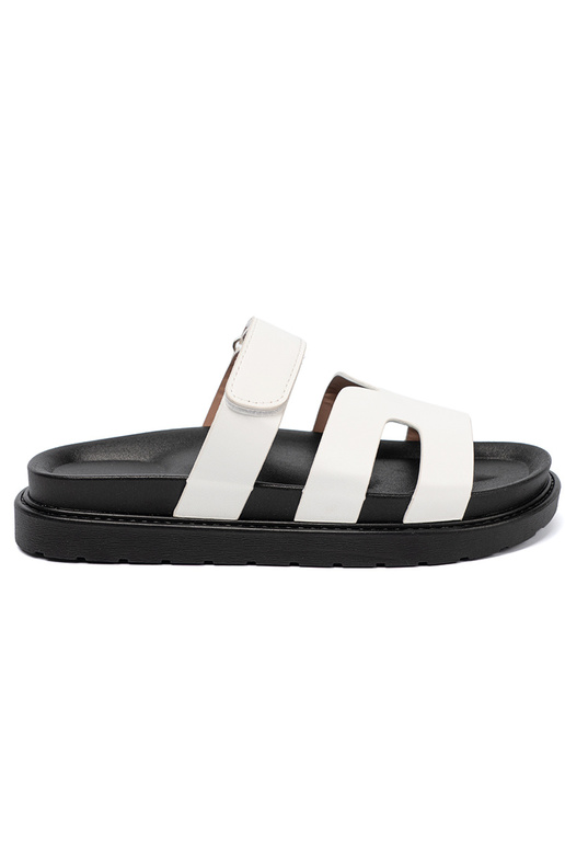 KomfortoIne biela farba papuče s platformou