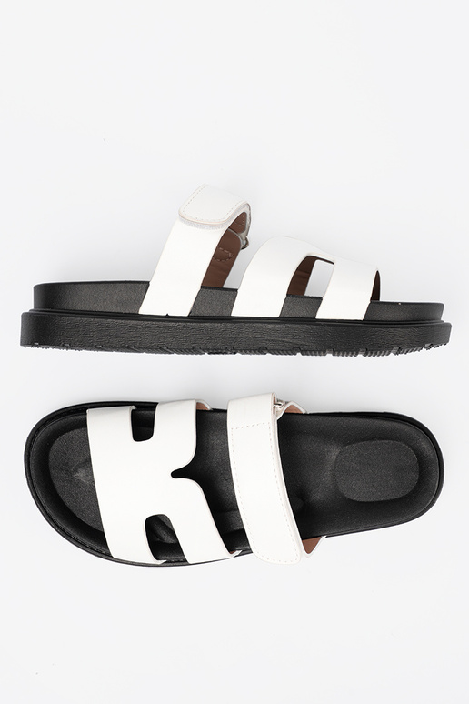 KomfortoIne biela farba papuče s platformou