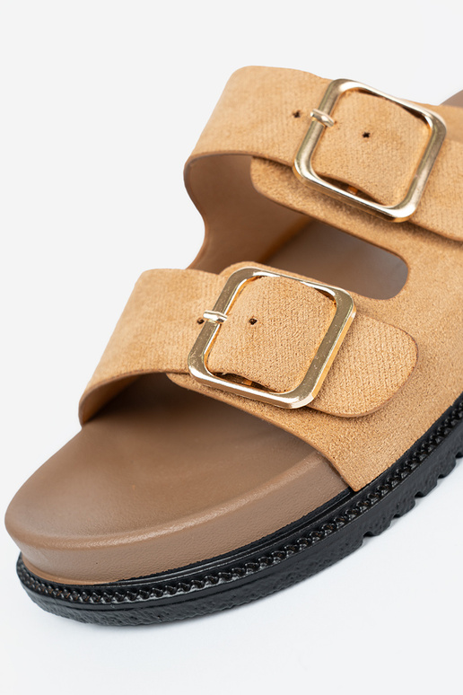 karamelové farby papuče dámske ze zlatámi klamrami