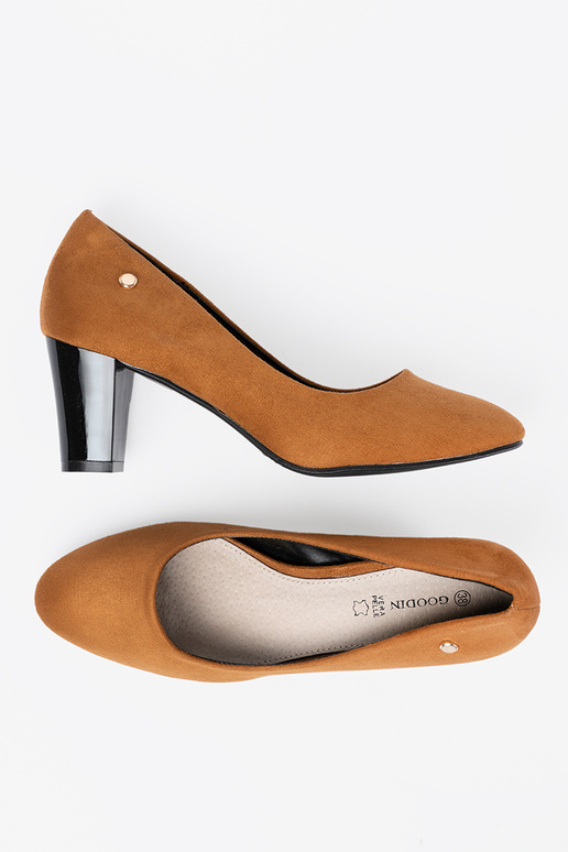 zo semišu Vysoké opätky na vysokých opätkoch karmel