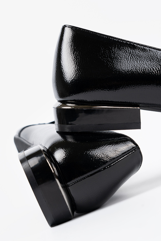 s lakovým efektom Dámske mokasíny s ozdobnou sponou Sergio Leone