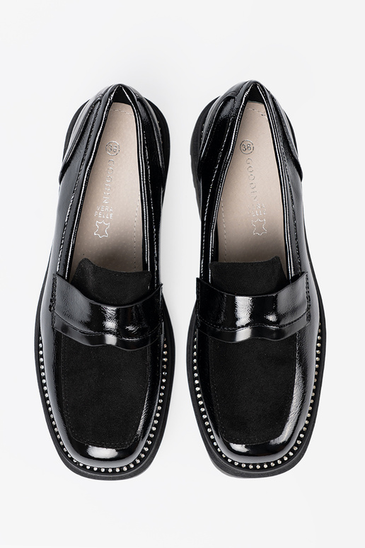 s lakovým efektom Dámske mokasíny s nitmi