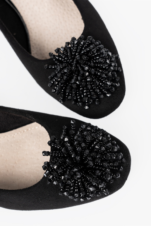 čierna Vysoké opätky z ozdobną broszką z koralikóIn