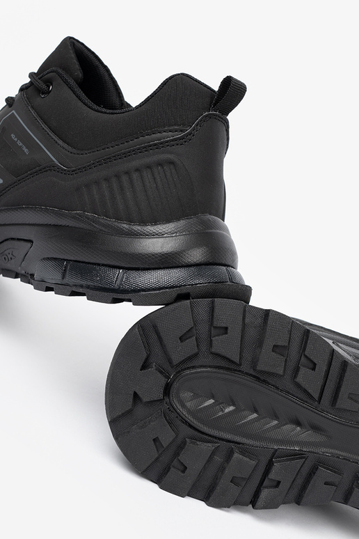 Športový štýl obuInie čierna DK z technologią Aqua Softshell