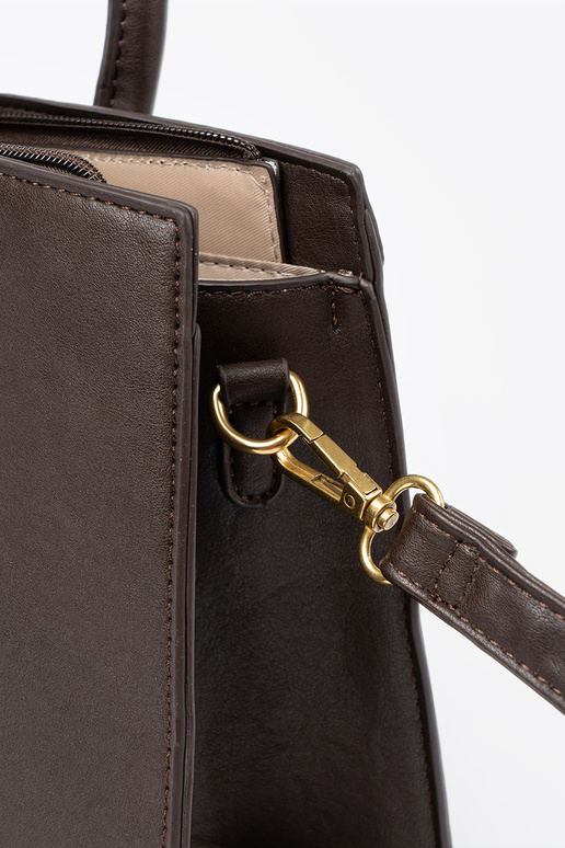 Tmavohnedá Kabelka s ozdobnou sponou In zlatám kolorze