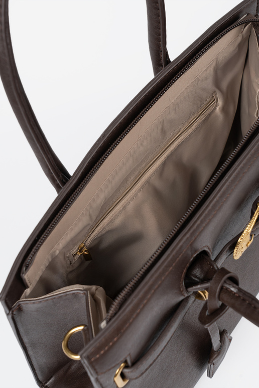 Tmavohnedá Kabelka s ozdobnou sponou In zlatám kolorze