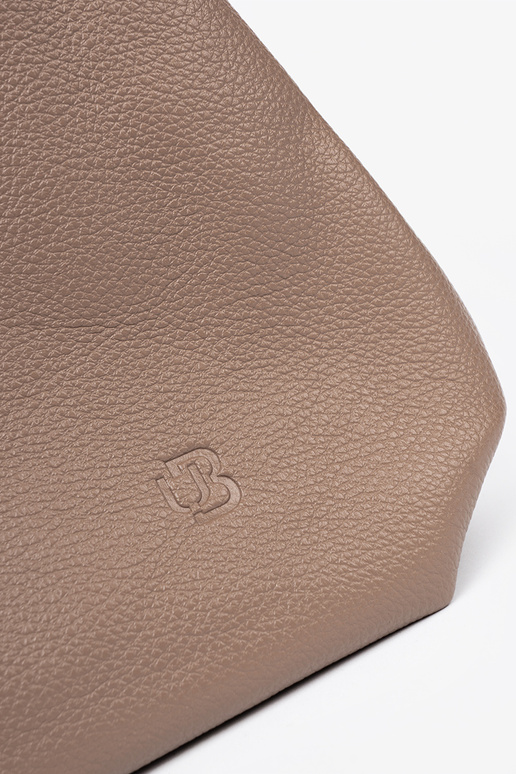 Elegantný tmavébéžová Kabelka z kosmetyczką In środku