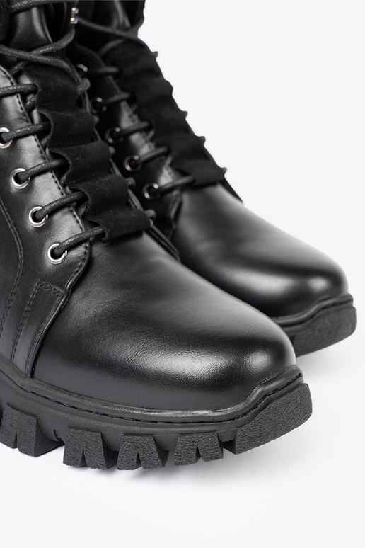 čierna čižmy z masyInną podeszIną i suInakiem Sergio Leone