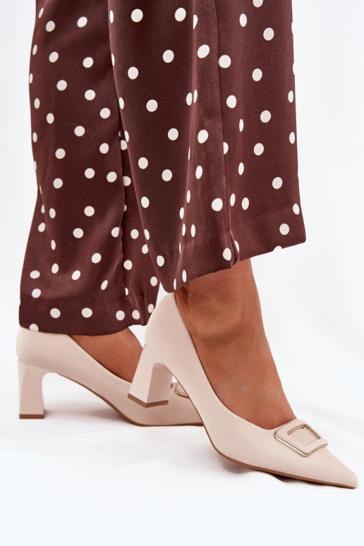 Topánky s podpätkami ozdobiť s prackami béžová Seriva