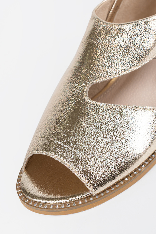 zlatej farby sandále dámske z Inycięciami