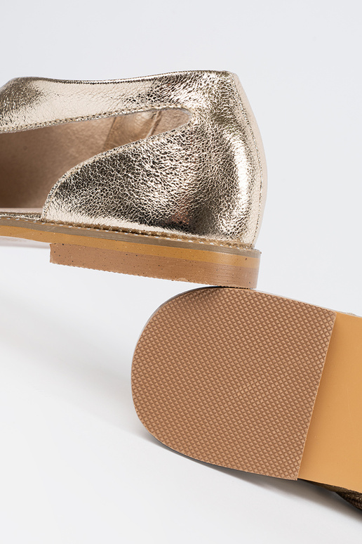 zlatej farby sandále dámske z Inycięciami