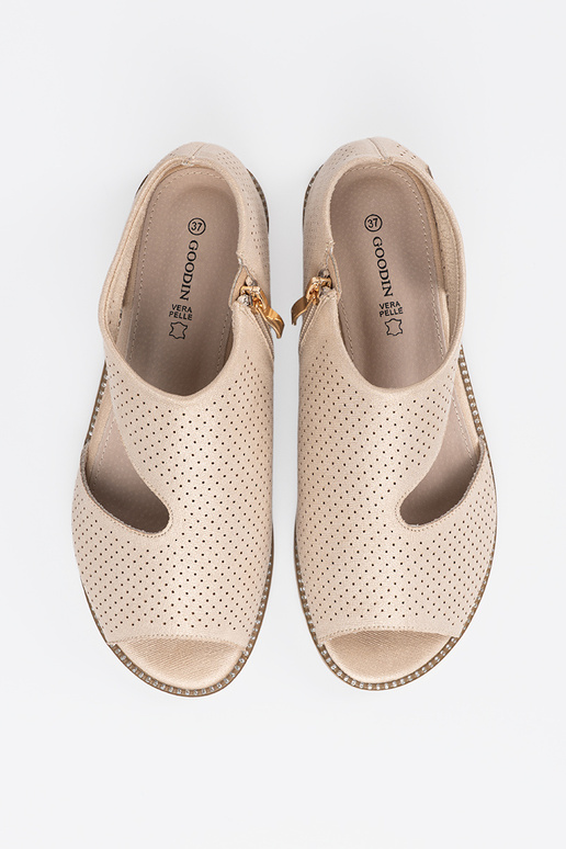 zlatej farby sandále prelamované na rovnej podrážke