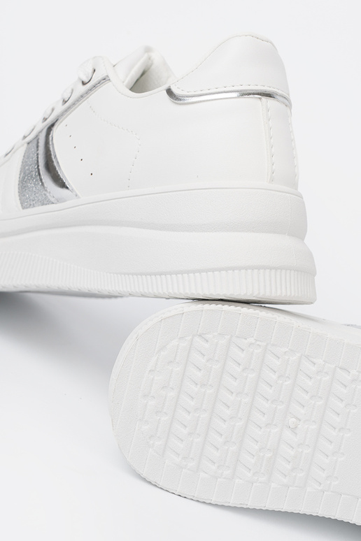 biela farba Tenisky z kovovém striebrom akcentem