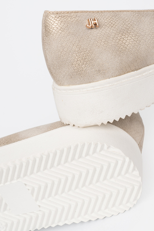 zlatej farby Dámske mokasíny z biżuteryjnym detalem na przodzie