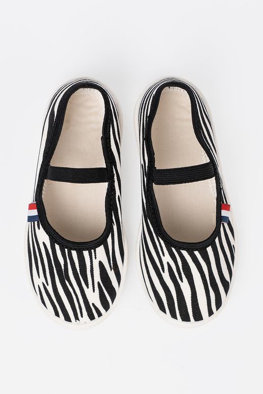 Čierna abiela farba svetlo topánky nazúvanie z motyInem zebry