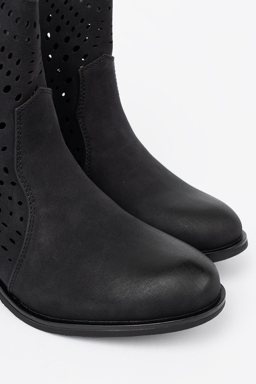 s prvkami prelamovania čierna čižmy