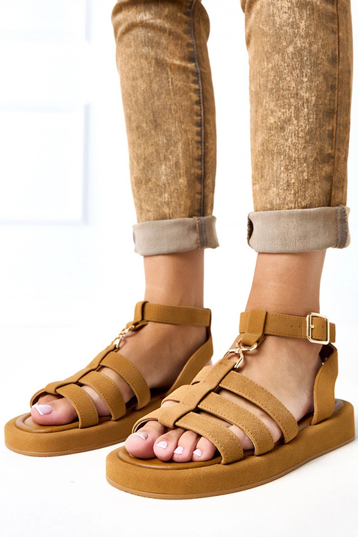 Hnedé rímske sandále s viazaním pri...