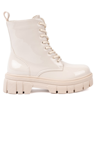 Štýlový topánky lakované In odcieniu svetlobéžovám 2