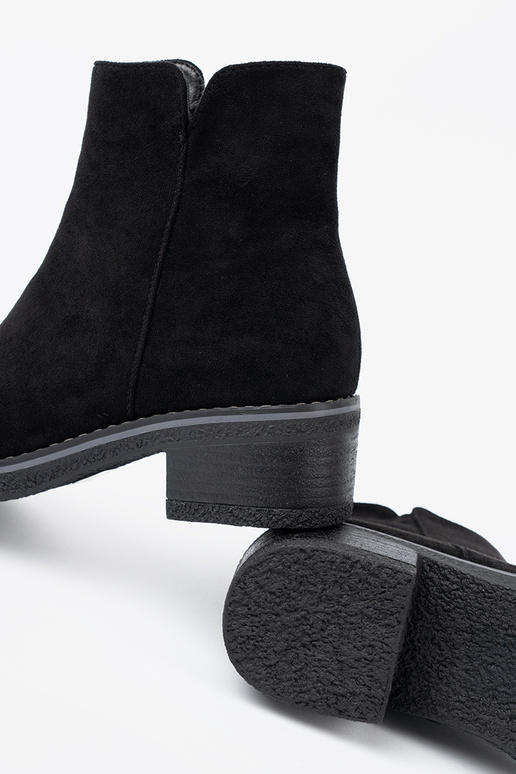 Proste čierna čižmy na komfortoInym obcasie