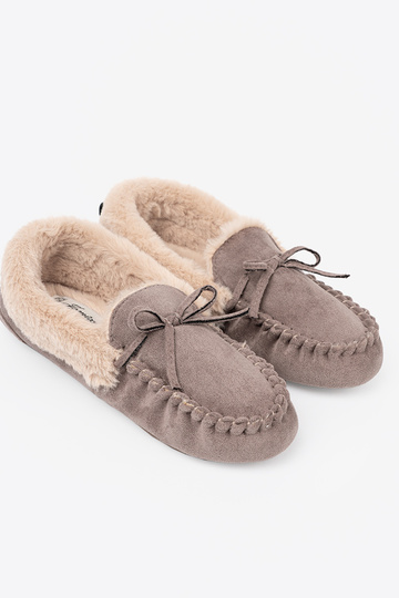 béžová kapcie s lukom i puszystym Innętrzem typu Dámske mokasíny