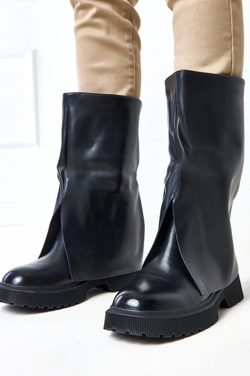 Čierne čižmy s prehnutým...