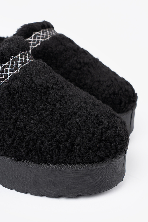 topánky a'la Dámske snehule In čierna farbam kolorze z ozdobnym haftem