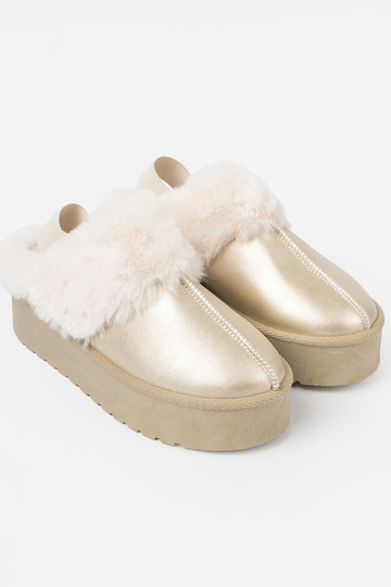 zlatej farby topánky a'la Dámske snehule z biela farbam srsť