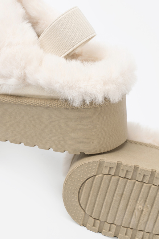 zlatej farby topánky a'la Dámske snehule z biela farbam srsť