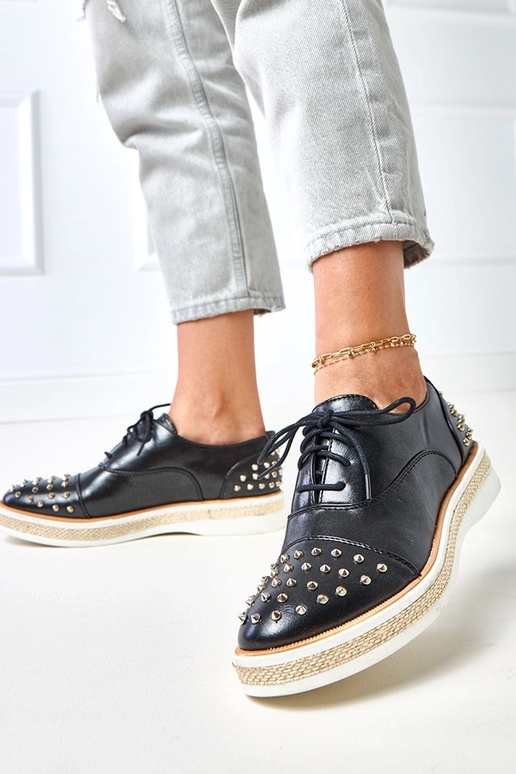 Čierne dámske poltopánky s cvočkami...