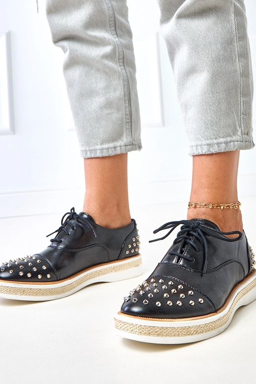 Čierne dámske poltopánky s cvočkami...