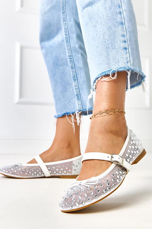 Biele sieťované baleríny s kryštálmi...