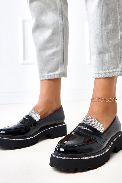 Čierne lakované mokasíny zdobené...