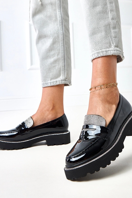 Čierne lakované mokasíny zdobené...