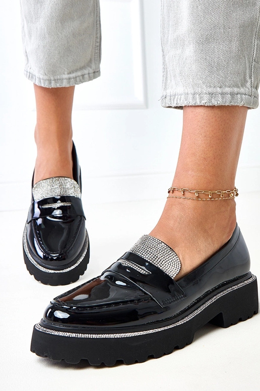 Čierne lakované mokasíny zdobené...