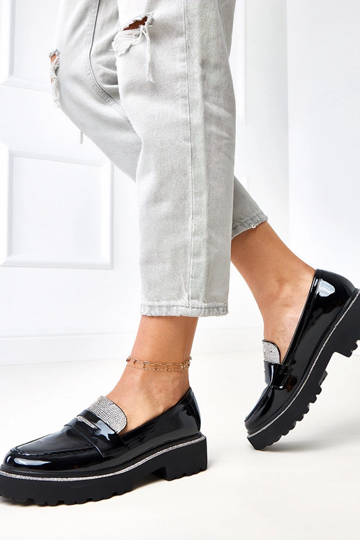 Čierne lakované mokasíny zdobené...