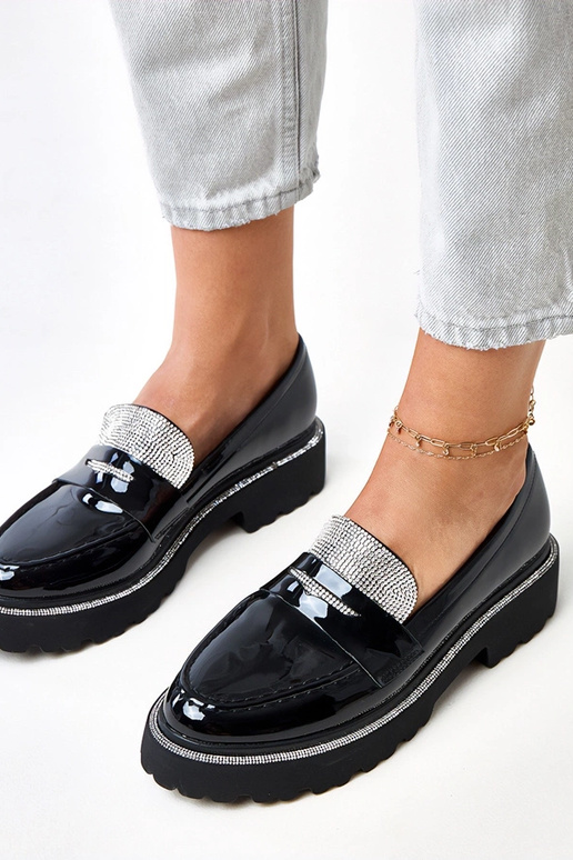 Čierne lakované mokasíny zdobené...