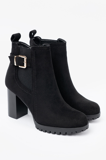 čierna členkové čižmy s ozdobnou sponou