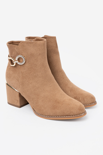 Štýlový čižmy In odcieniu svetlohnedám ze zlatám detalem