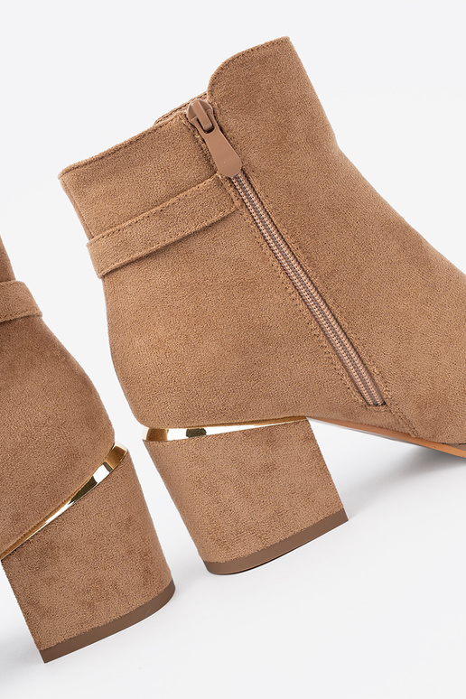 Štýlový čižmy In odcieniu svetlohnedám ze zlatám detalem