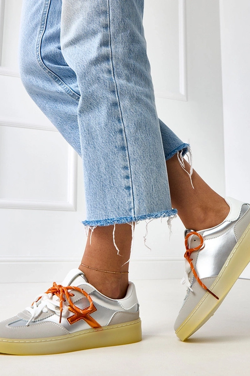 Strieborné športové topánky na...