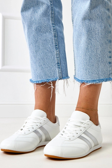 Biele teniskové topánky so...