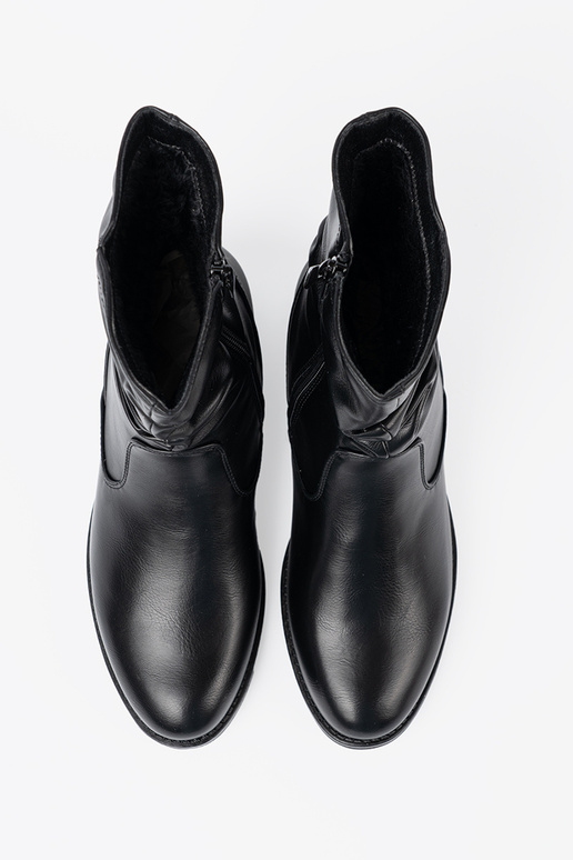 KomfortoIne čižmy čierna z marszczeniami