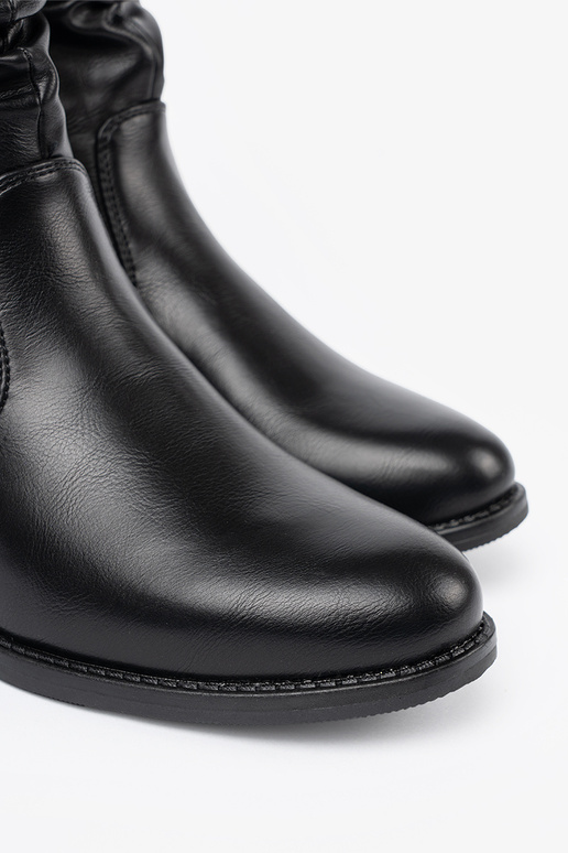 KomfortoIne čižmy čierna z marszczeniami