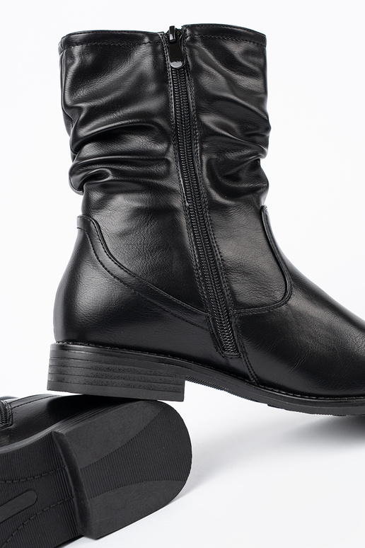 KomfortoIne čižmy čierna z marszczeniami